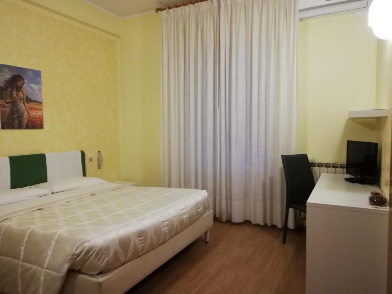 לנצ'יאנו Albergo Roma מראה חיצוני תמונה